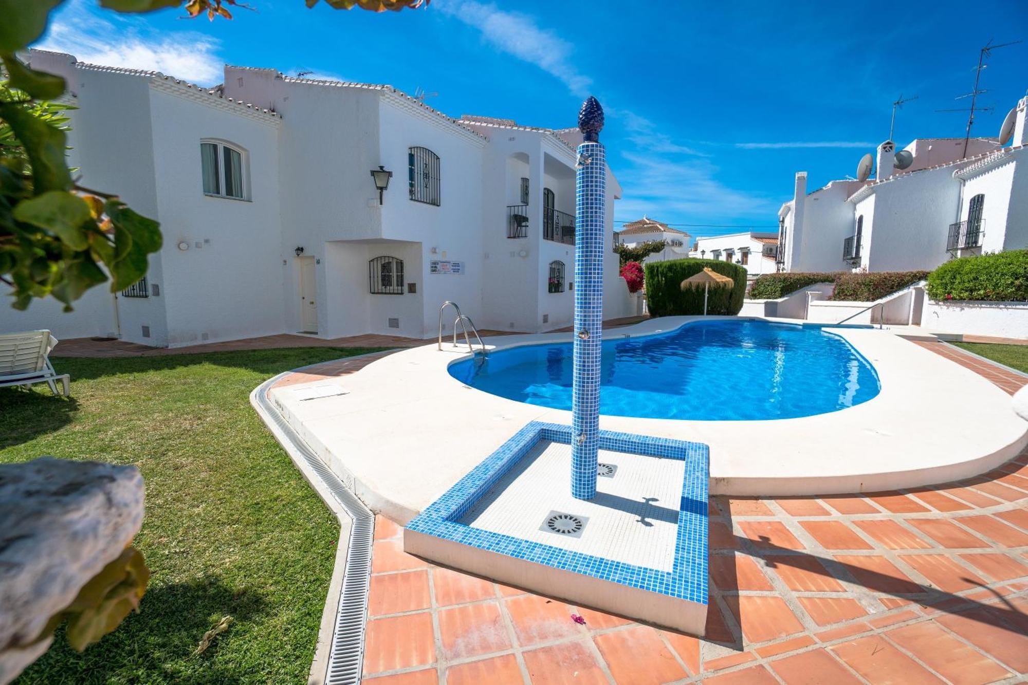 Los Pinos 19 Menyber Nerja Dış mekan fotoğraf